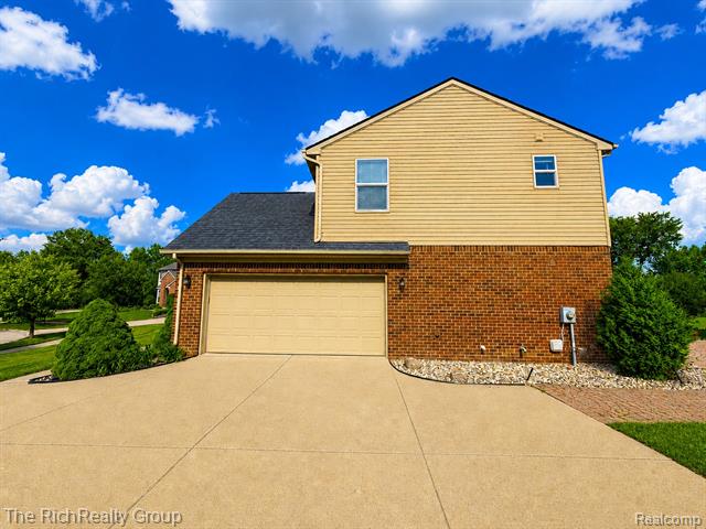 Builiding view nineteen for 46127 Ashton, Canton, MI. 48187