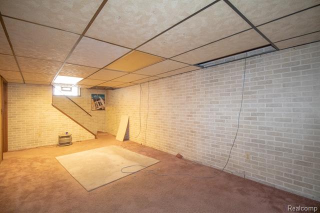 Builiding view nineteen for 33532 Leona, Garden City, MI. 48135