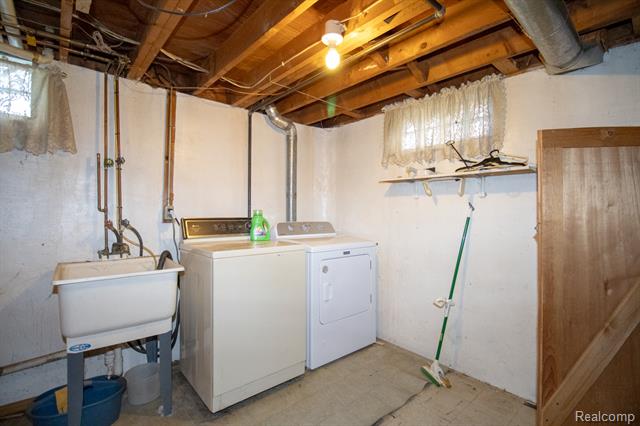 Builiding view twenty five for 33532 Leona, Garden City, MI. 48135