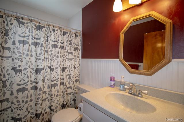 Builiding view fifteen for 216 Helen, Garden City, MI. 48135