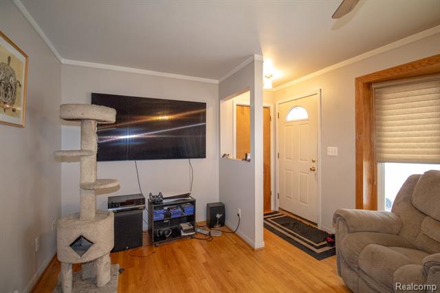 Builiding view five for 216 Helen, Garden City, MI. 48135