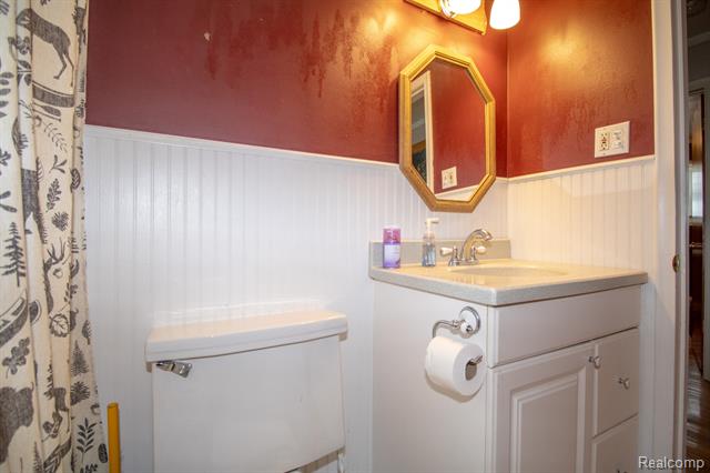 Builiding view sixteen for 216 Helen, Garden City, MI. 48135