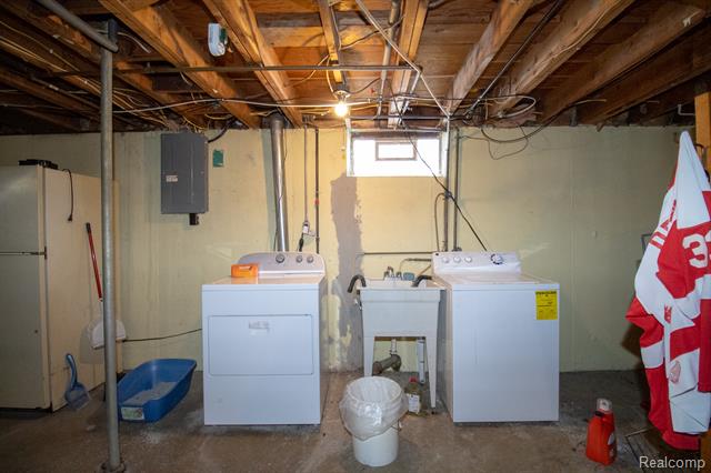 Builiding view twenty one for 216 Helen, Garden City, MI. 48135