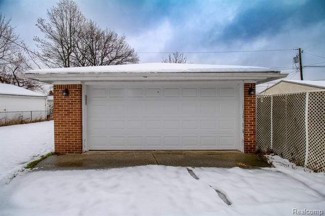 Builiding view twenty three for 216 Helen, Garden City, MI. 48135