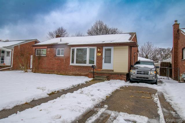 Builiding view two for 216 Helen, Garden City, MI. 48135