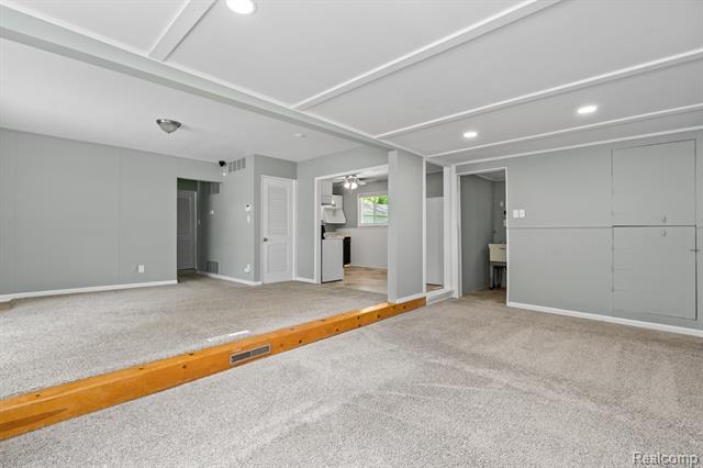 Builiding view fifteen for 21951 Morton, Oak Park, MI. 48237