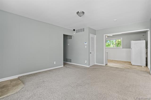 Builiding view thirteen for 21951 Morton, Oak Park, MI. 48237