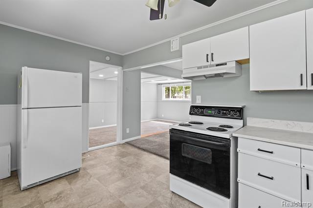 Builiding view twenty one for 21951 Morton, Oak Park, MI. 48237