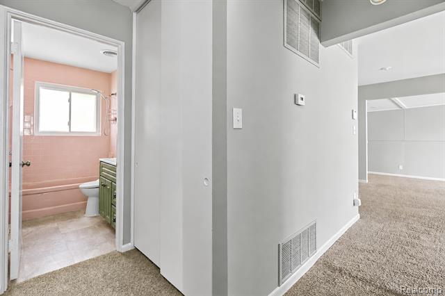 Builiding view twenty six for 21951 Morton, Oak Park, MI. 48237