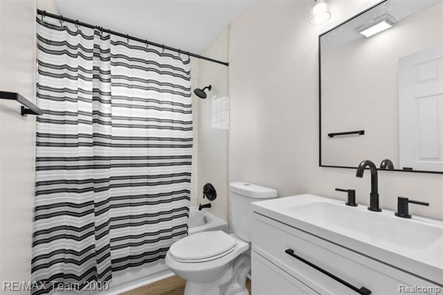 Builiding view fifteen for 577 Brandt, Garden City, MI. 48135