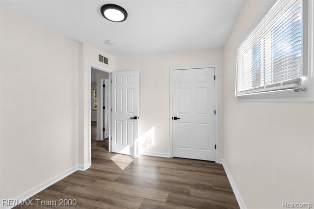 Builiding view fourteen for 577 Brandt, Garden City, MI. 48135