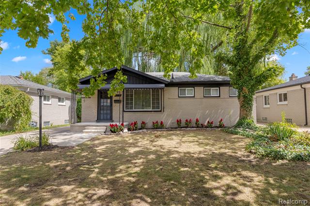 front view picture of 524 E Rose Ave., Garden City, MI. 48135