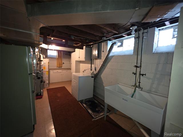 Builiding view fourteen for 742 N York, Dearborn, MI. 48128