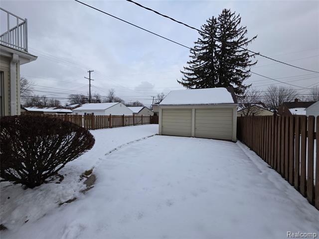 Builiding view three for 742 N York, Dearborn, MI. 48128