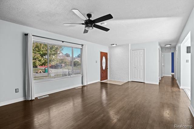 Builiding view five for 32551 Hennepin, Garden City, MI. 48135