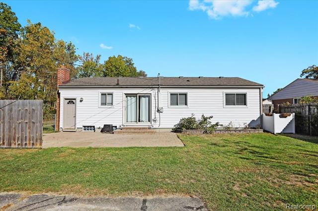 Builiding view twenty one for 32551 Hennepin, Garden City, MI. 48135