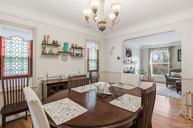 Builiding view fifteen for 925 N Mildred, Dearborn, MI. 48128