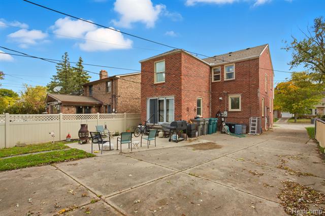 Builiding view fifty one for 925 N Mildred, Dearborn, MI. 48128