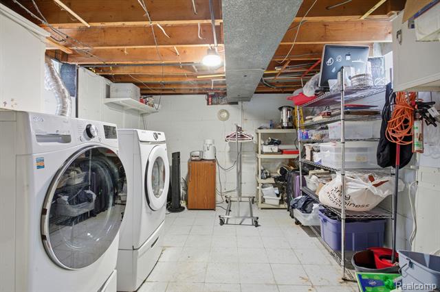 Builiding view forty for 925 N Mildred, Dearborn, MI. 48128