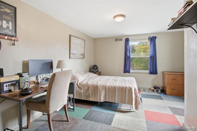 Builiding view twenty eight for 925 N Mildred, Dearborn, MI. 48128