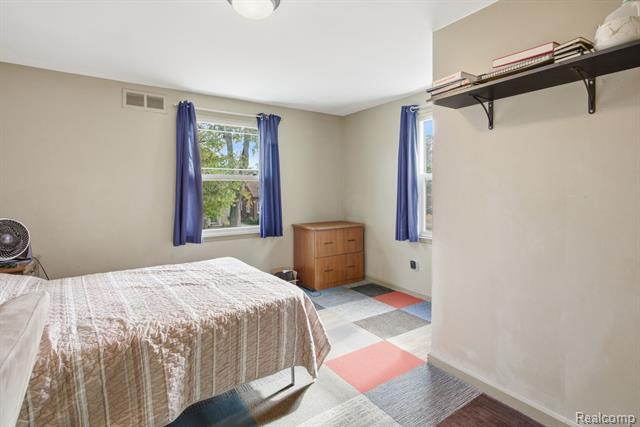 Builiding view twenty six for 925 N Mildred, Dearborn, MI. 48128