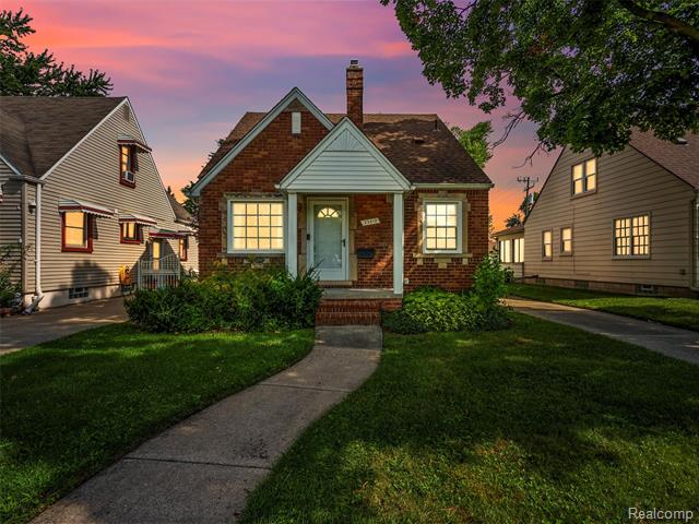 front view picture of 23812 Buckingham, Dearborn, MI. 48128
