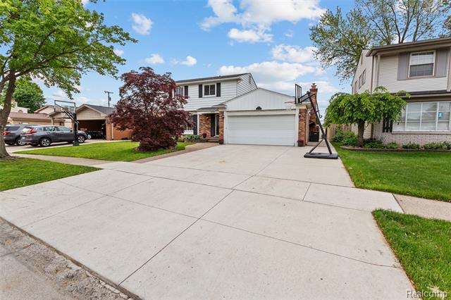 front view picture of 26769 Timber Tr, Dearborn Heights, MI. 48127