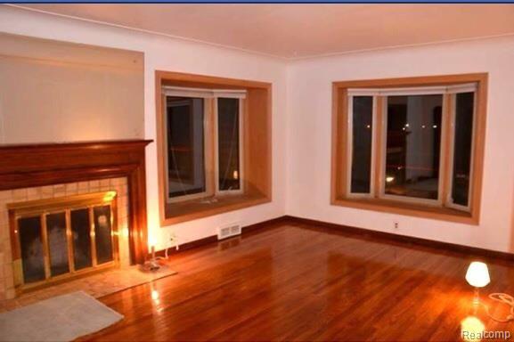 front view picture of 1042 Drexel, Dearborn, MI. 48128