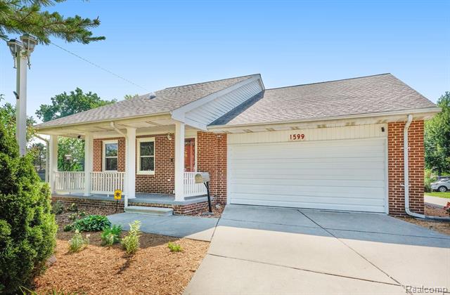 front view picture of 1599 Inkster, Garden City, MI. 48135