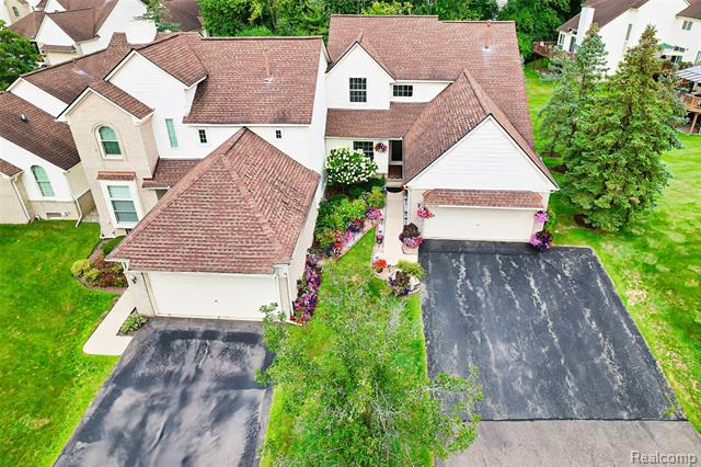 front view picture of 43730 Algonquin Dr, Novi, MI. 48375