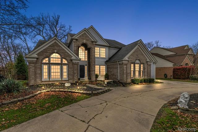 front view picture of 48253 Red Run, Canton, MI. 48187