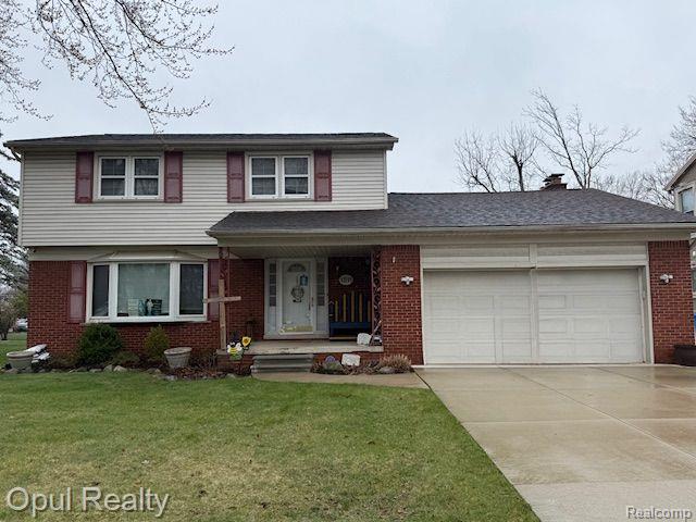 front view picture of 1511 Kinmore, Dearborn Heights, MI. 48127