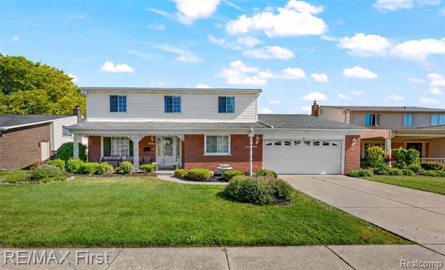 front view picture of 26376 Lawrence, Dearborn Heights, MI. 48127