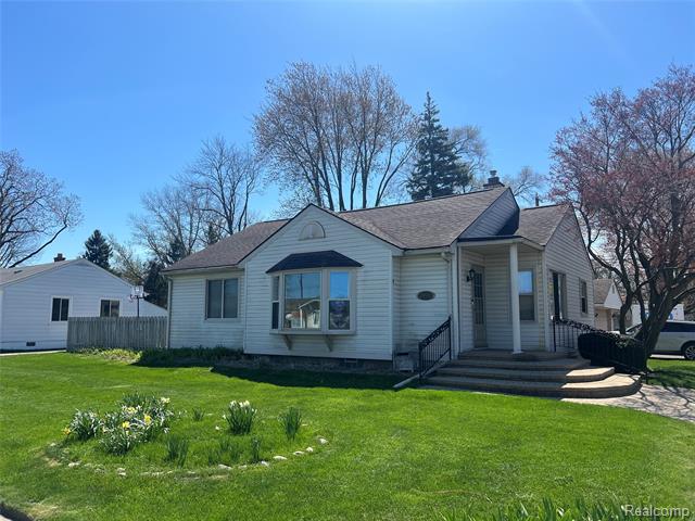 front view picture of 33573 Pardo, Garden City, MI. 48135