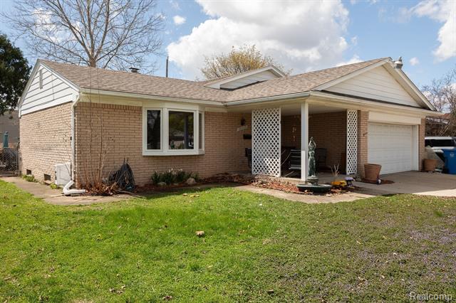 front view picture of 26225 Cecile, Dearborn Heights, MI. 48127