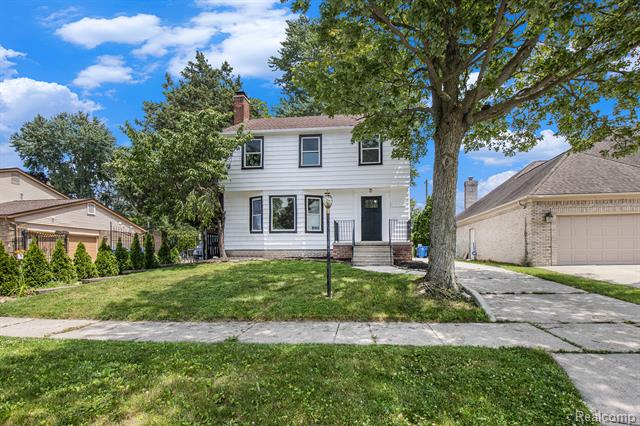 front view picture of 1812 Kinmore, Dearborn Heights, MI. 48127