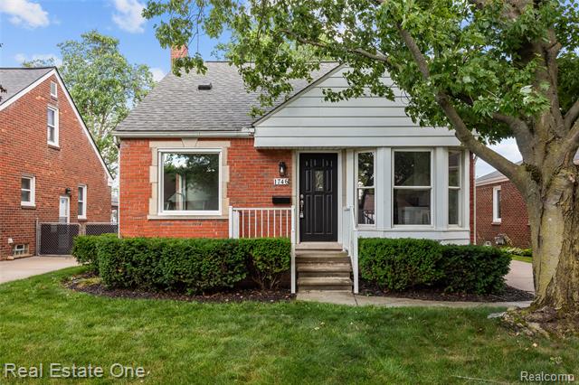 front view picture of 1746 N Lafayette, Dearborn, MI. 48128