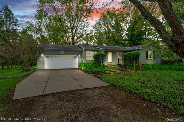 front view picture of 48901 Hanford, Canton, MI. 48187