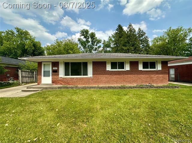 front view picture of 23062 Tuck Rd, Farmington, MI. 48336