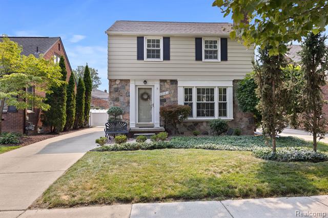 front view picture of 23161 Cromwell, Dearborn, MI. 48128