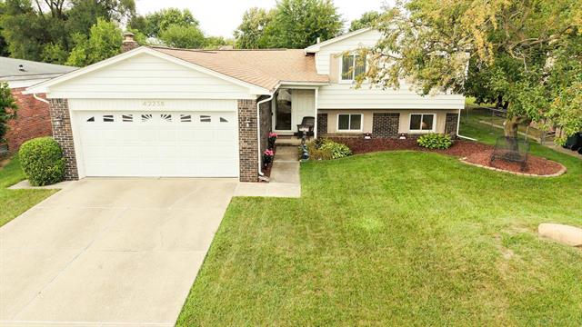 front view picture of 42238 Highgate Ct, Canton, MI. 48187