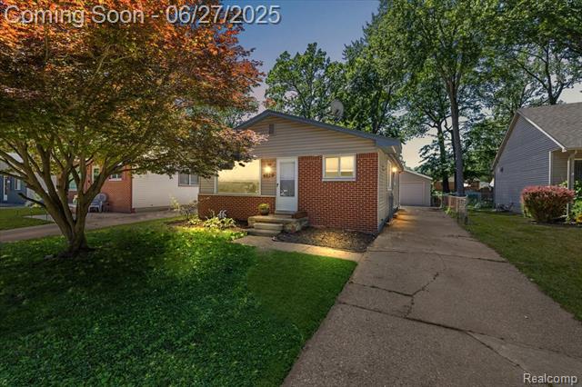 front view picture of 6129 N Linville, Westland, MI. 48185