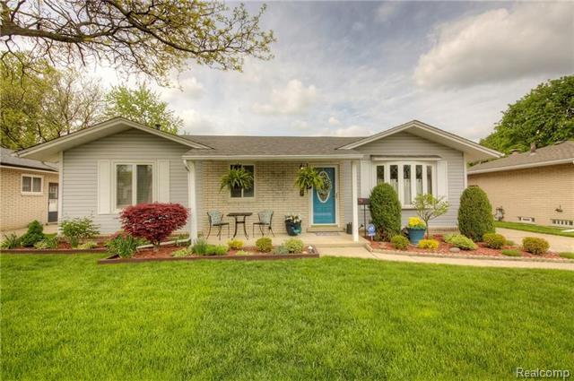 front view picture of 42682 Somerset, Canton, MI. 48187