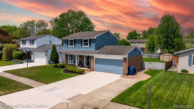 front view picture of 42438 Somerset Ct, Canton, MI. 48187