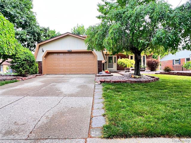 front view picture of 6746 Edgewood, Canton, MI. 48187