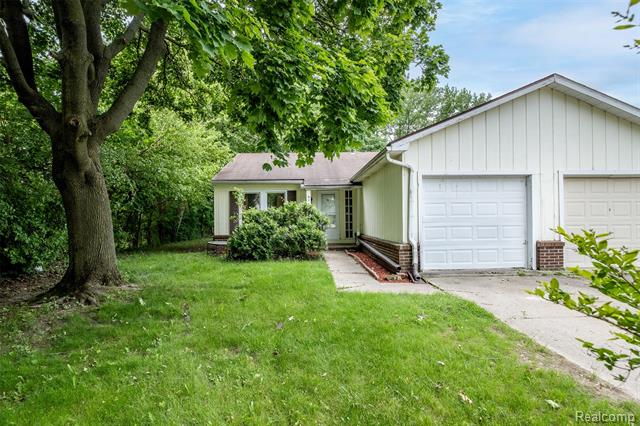 front view picture of 6733 Ardsley, Canton, MI. 48187