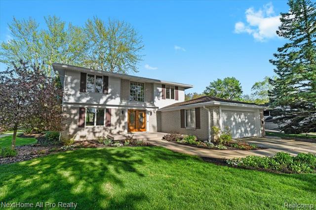 front view picture of 43928 Umberland N, Canton, MI. 48187