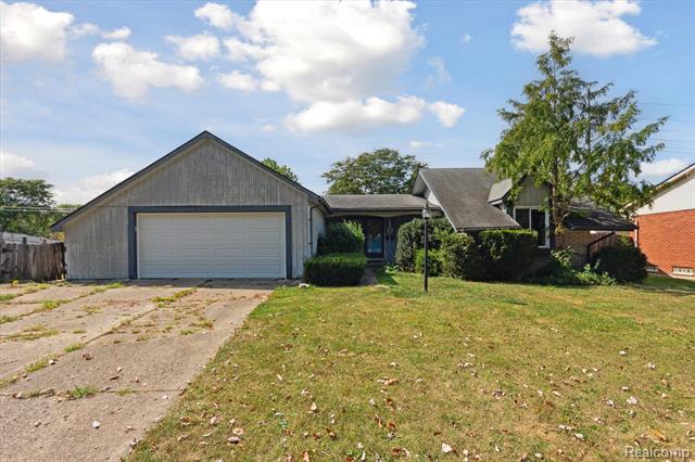 front view picture of 44359 Regis Ct, Canton, MI. 48187