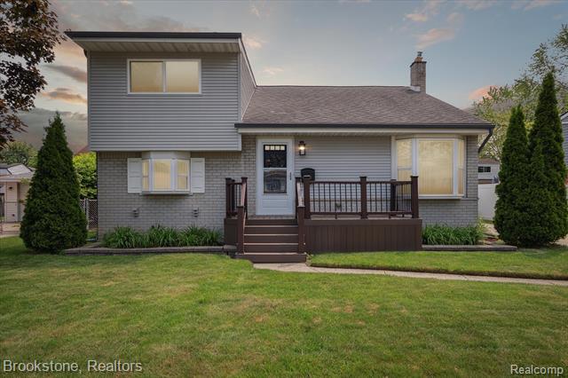 front view picture of 6510 Cadillac, Garden City, MI. 48135