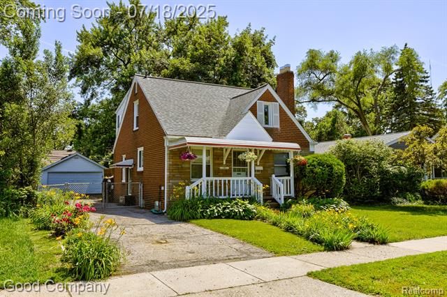 front view picture of 1517 W Troy St, Ferndale, MI. 48220